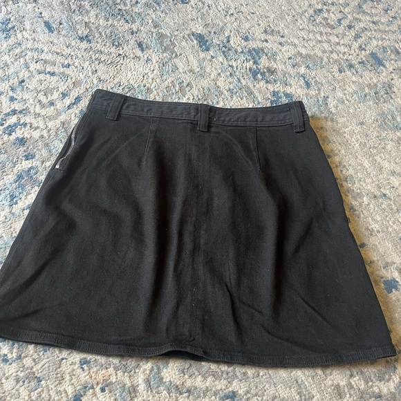 Aritzia Wilfred free black utility skirt size 6 - Picture 6 of 7